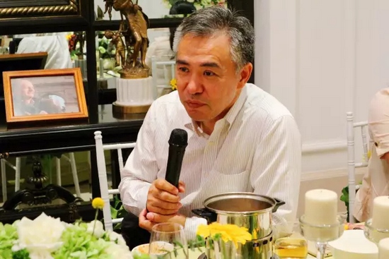 就藝術(shù)品投資收藏、人工智能、基因檢測等話題，劉東曉博士一一做了分析講解。