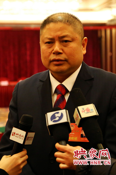 全國(guó)政協(xié)委員，河南弘昌集團(tuán)、信陽(yáng)毛尖集團(tuán)董事長(zhǎng)陳世強(qiáng)