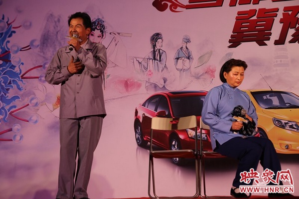 戲曲演員劉海功表演的《月下相會》經(jīng)典生動，詼諧幽默。