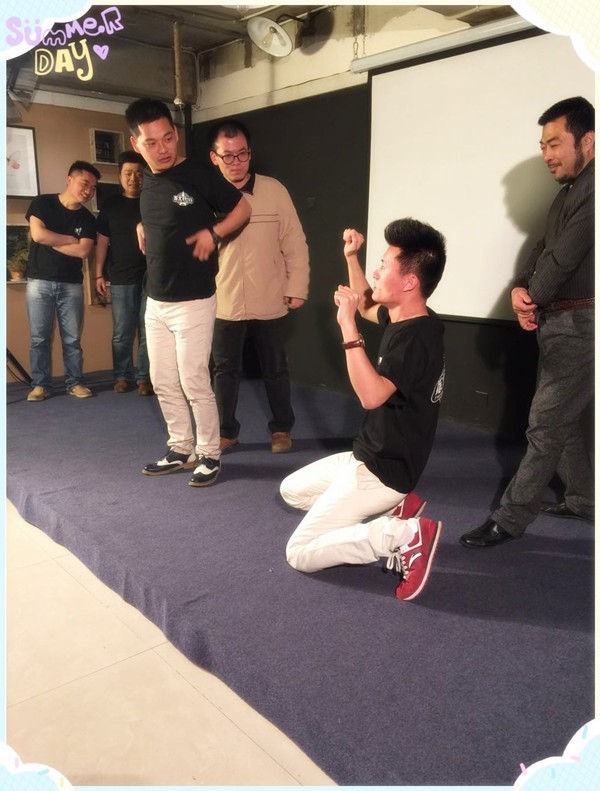 難度增加，連動(dòng)作都由觀眾設(shè)定~行軍打仗中，路飛是有多怕死？