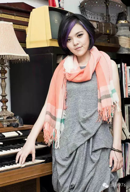 劉思涵，2011年9月發(fā)行首支個人單曲《走在冷風中》。種子音樂簽約藝人。