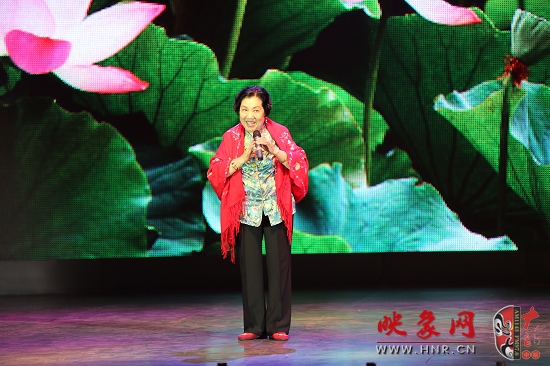 著名越調(diào)表演藝術(shù)家、越調(diào)皇后毛愛蓮演唱《白奶奶醉酒》選段“好一個俊俏的趙鳳英”