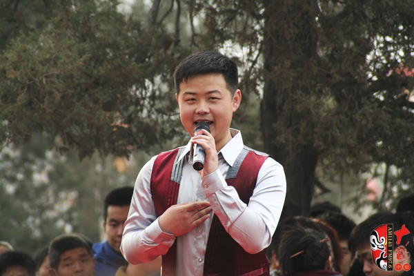 2012年度河南十大名票榜首、《梨園春》2007年度銀獎(jiǎng)擂主陳迎輝演唱豫劇《春秋配》選段“遇君子在荒