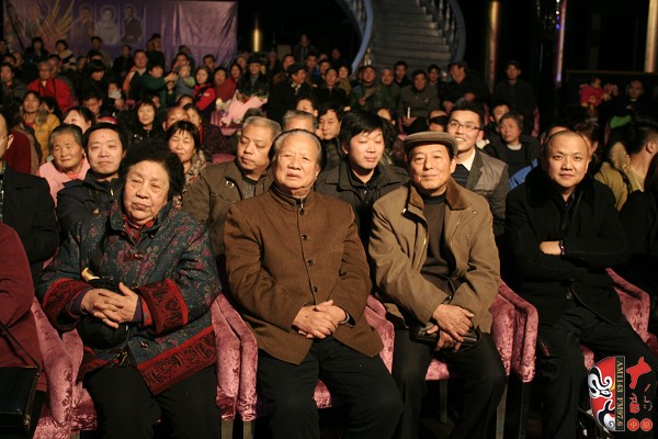 著名豫劇表演藝術(shù)家、小生之帝王素君  著名豫劇表演藝術(shù)家、唐派傳人賈廷聚、楊志禮