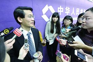 商務(wù)部新聞發(fā)言人表示，月度數(shù)據(jù)出現(xiàn)波動(dòng)是正常的。