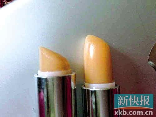 ■蘇小姐將其在專柜和聚美優(yōu)品購買的伊麗莎白雅頓唇膏對比，產(chǎn)品包裝和唇膏顏色明顯不同。