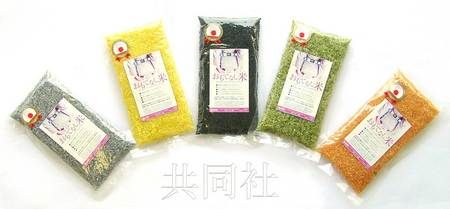 為紀念東京申奧成功，日本長崎縣佐世保市一家食品公司發(fā)售了“五色盛典！用日本的技術‘招待客人之米’”。
