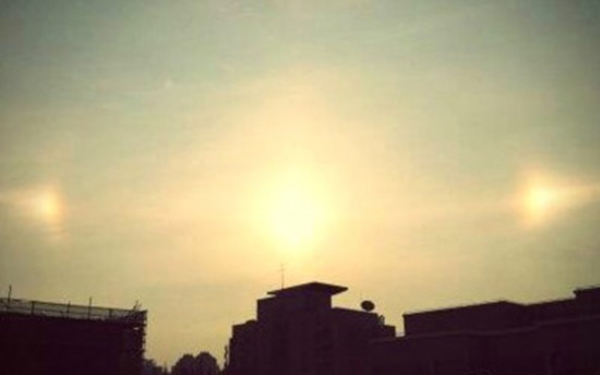 上?，F(xiàn)“3個(gè)太陽(yáng)”