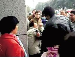 純屬誤會，人家不是人販子