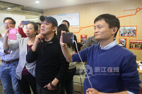 李連杰現(xiàn)身阿里巴巴，助陣雙十一。