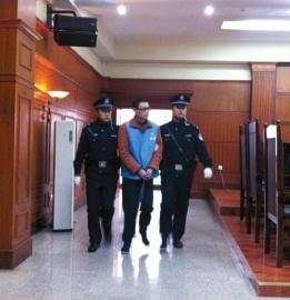 趙勇被帶上法庭。