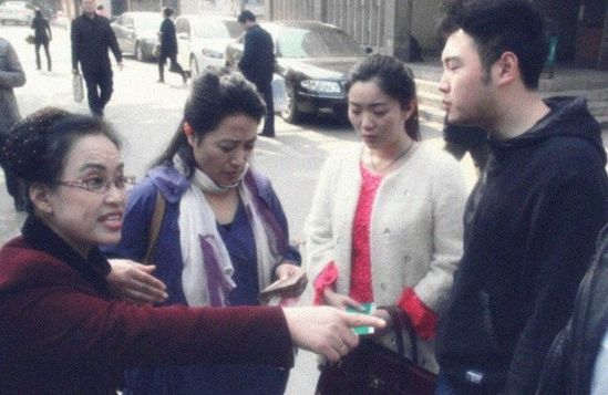 丈母娘從小張的存折中取了20000元，鑒定存折真假