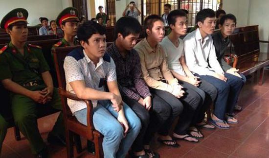 　12月3日，越南邊和市人民法院判處參與反華騷亂的6名罪犯1年至2年6個月不等的有期徒刑。