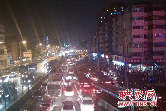 8月7日晚21點(diǎn)5分，道路終于恢復(fù)通行