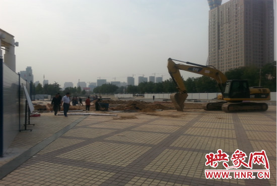 隴海路朝鳳路等三個(gè)站點(diǎn)已經(jīng)實(shí)施圍擋。