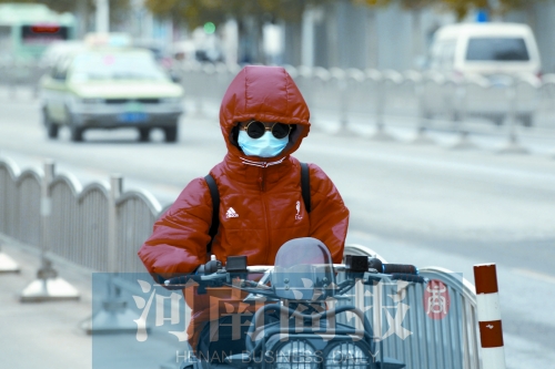 全副武裝，抵抗寒風(fēng)