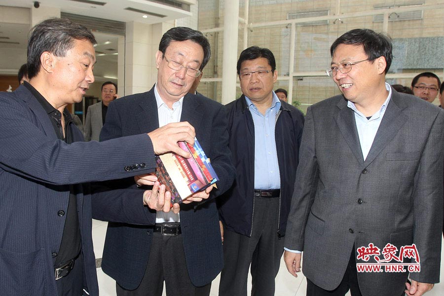 河南省委書記、省人大常委會(huì)主任郭庚茂視察河南電視臺(tái) 東方今報(bào)記者沈翔 劉棟杰/攝