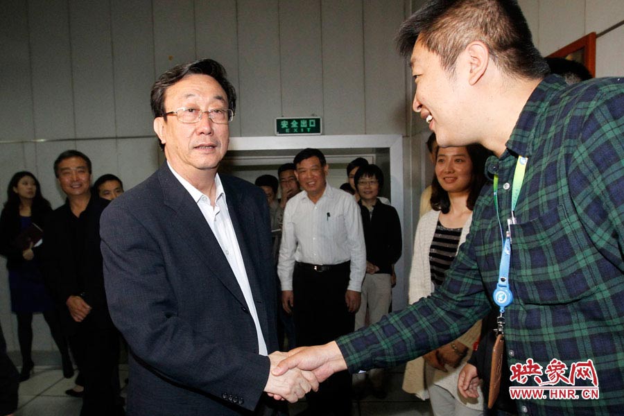河南省委書記、省人大常委會(huì)主任郭庚茂視察河南人民廣播電臺(tái) 映象網(wǎng)記者邵恰 段晉哲/攝