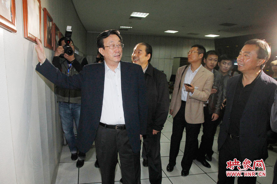 河南省委書記、省人大常委會(huì)主任郭庚茂視察河南人民廣播電臺(tái) 映象網(wǎng)記者邵恰 段晉哲/攝
