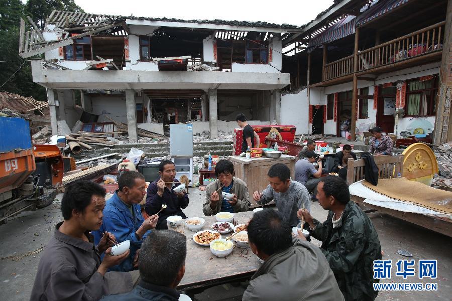 直擊震區(qū)：生活，依然在繼續(xù)