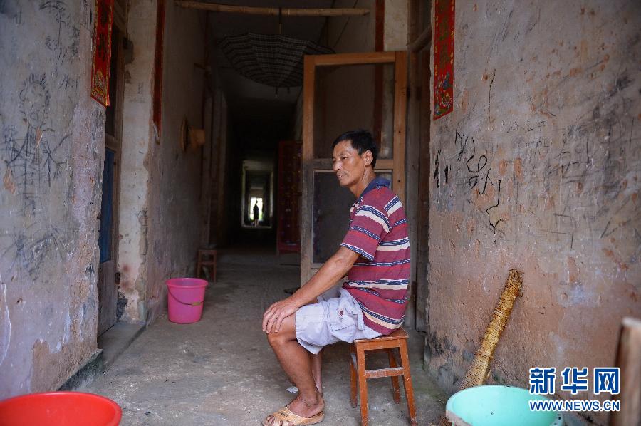 農(nóng)場棚戶區(qū)的最后留守家庭：留下的是回憶，迎來的是幸福