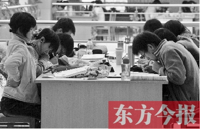 專家認為，內(nèi)地高校對學(xué)生創(chuàng)造性、自主性的培養(yǎng)不及港校