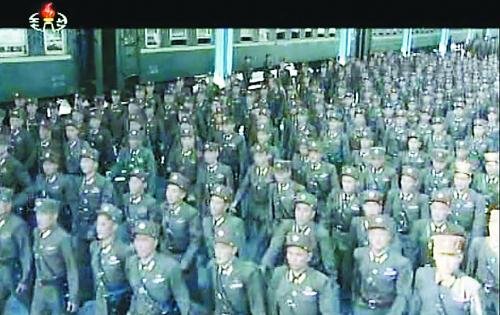 約2萬名朝鮮朝鮮人民軍基層軍官近日陸續(xù)抵達平壤，準備出席軍方大會。