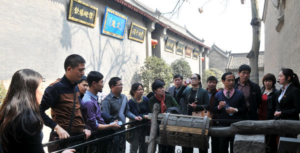 康百萬莊園、杜甫故里景區(qū)迎江蘇旅游踩線團(tuán)