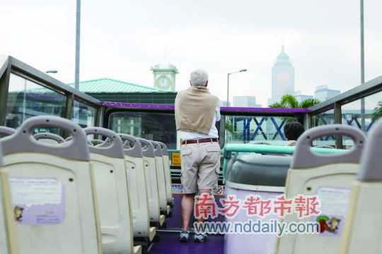 人力車(chē)觀(guān)光巴士