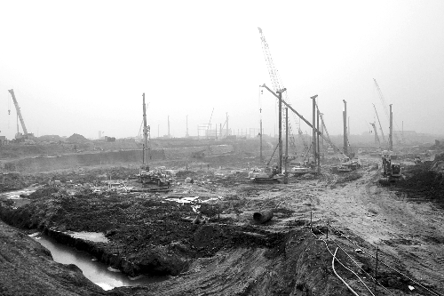 鄭州機(jī)場(chǎng)二期工程已開工建設(shè)。