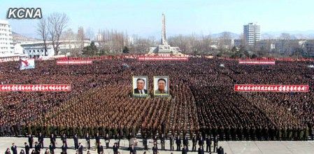 朝鮮民眾稱，朝鮮軍民“將在任意時(shí)期、對(duì)任意對(duì)象隨意實(shí)施無(wú)止境的正義打擊，一定實(shí)現(xiàn)民族的夙愿祖國(guó)統(tǒng)一大業(yè)”。