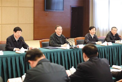 3月25日，王岐山在山東省臨沂市蒙陰縣主持召開(kāi)蒙陰縣委常委擴(kuò)大會(huì)議。