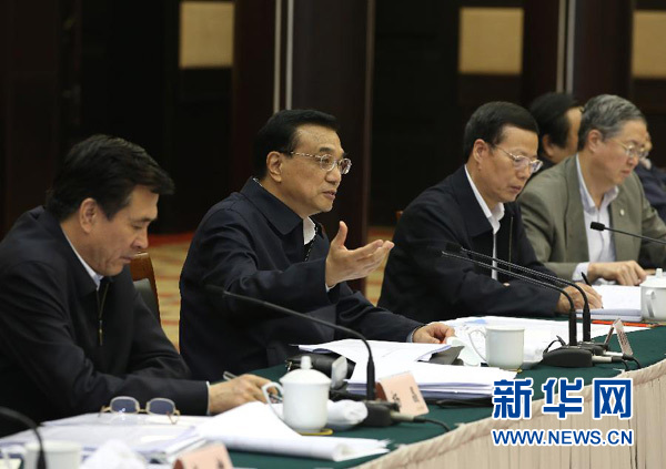 月28日，中共中央政治局常委、國(guó)務(wù)院總理李克強(qiáng)在重慶主持召開(kāi)座談會(huì)