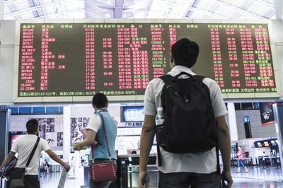 26日，杭州蕭山機(jī)場(chǎng)，航班大面積延誤。圖/CFP