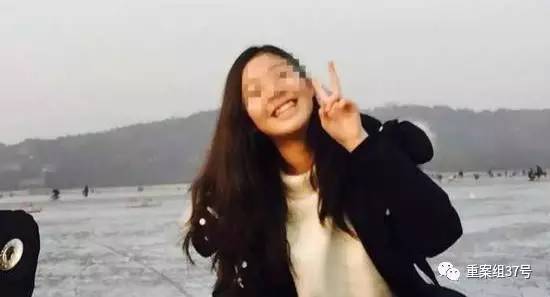 17歲高中男生教室里掐死女同學(xué)，被訴故意殺人和強奸