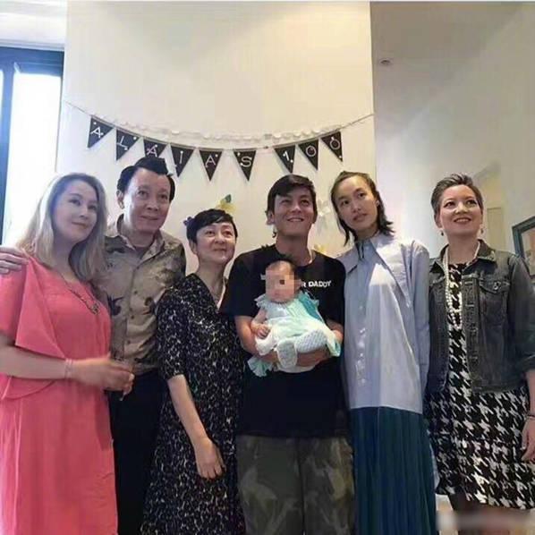 陳冠希女兒首曝光 陳冠希女友是誰(shuí)？秦舒培個(gè)人資料照片家庭背景
