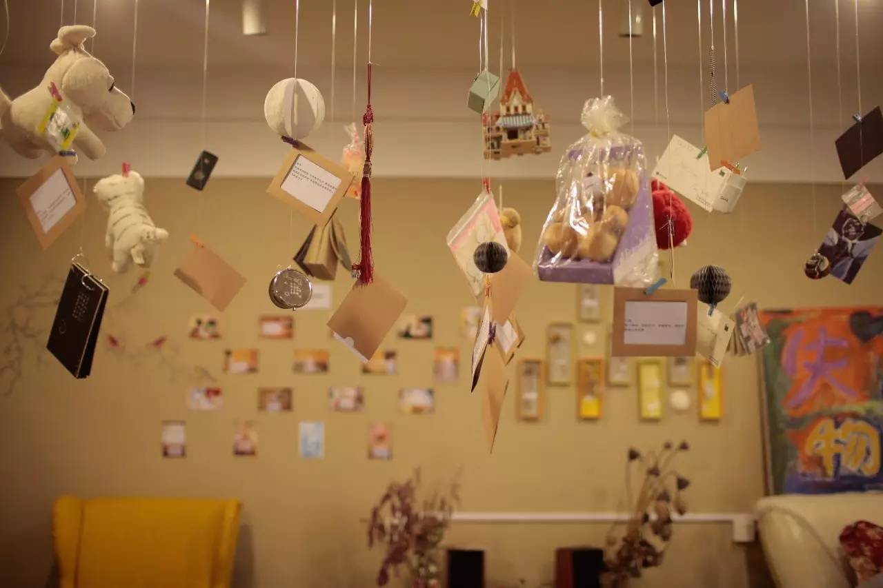 ▲失戀博物館里展示的失戀物品。