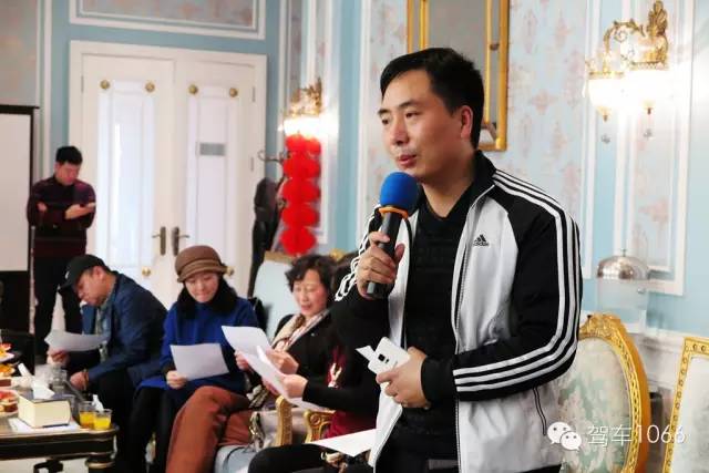 星星裝飾公司董事長、詩人 孔令偉