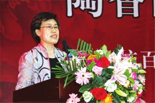洛陽(yáng)市委常委、組織部部長(zhǎng)，洛陽(yáng)市關(guān)心下一代工作委員會(huì)主任陳向平致辭