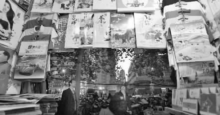 11月25日，鄭州市福壽街一家臺歷、掛歷專營店店主稱，上貨半個多月了，生意一直很冷清