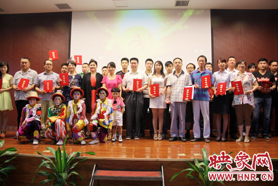 經(jīng)過網(wǎng)絡(luò)投票和專家評(píng)審，最終農(nóng)民兄弟樂隊(duì)的歌曲《中國(guó)夢(mèng)》、動(dòng)畫片《紅孩兒與大學(xué)院》以及《中原福塔兒童