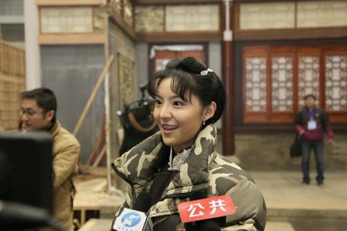 《大河兒女》演員接受媒體專(zhuān)訪。