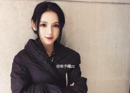 國民老公王思聰?shù)木p聞女友張予曦，93年