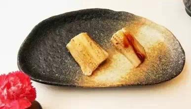 就一點(diǎn)兒紫菜跟生魚(yú)片 日料沒(méi)吃什么為啥還那么貴？