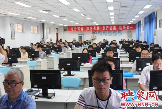 與書面評(píng)卷相比,網(wǎng)上評(píng)卷由系統(tǒng)自動(dòng)進(jìn)行分發(fā),減少了試卷過(guò)程的周轉(zhuǎn),提高了評(píng)卷的工作效率。
