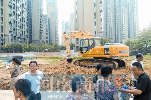 昨天，由于附近居民抗議，紅旗變電站項(xiàng)目再次停工