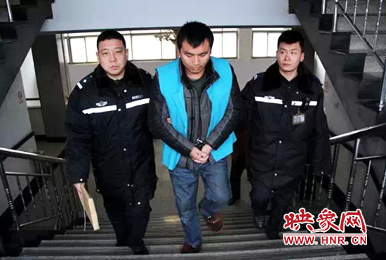 警方已經(jīng)將肇事嫌疑人控制。