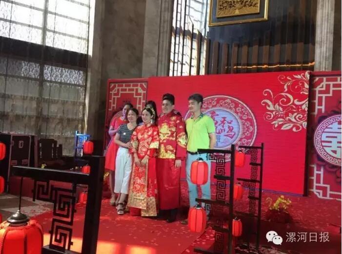 婚禮現(xiàn)場(chǎng)。