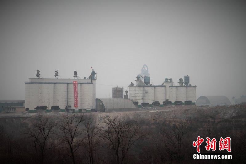 　2014年2月17日，石家莊市再次啟動(dòng)壓減水泥過剩產(chǎn)能、治理大氣污染水泥企業(yè)集中爆破拆除行動(dòng)。