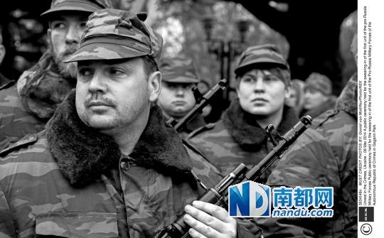 9日，烏克蘭克里米亞自治共和國的親俄武裝士兵舉行宣誓儀式。